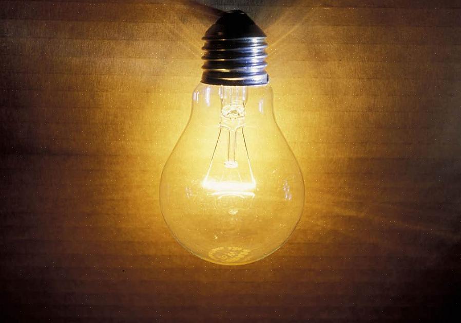 La maggior parte delle lampadine a incandescenza standard non può soddisfare tali standard