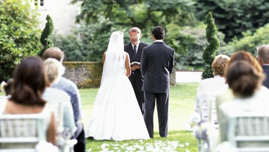 I rituali associati con cui due persone giurano di trascorrere la vita insieme nel matrimonio