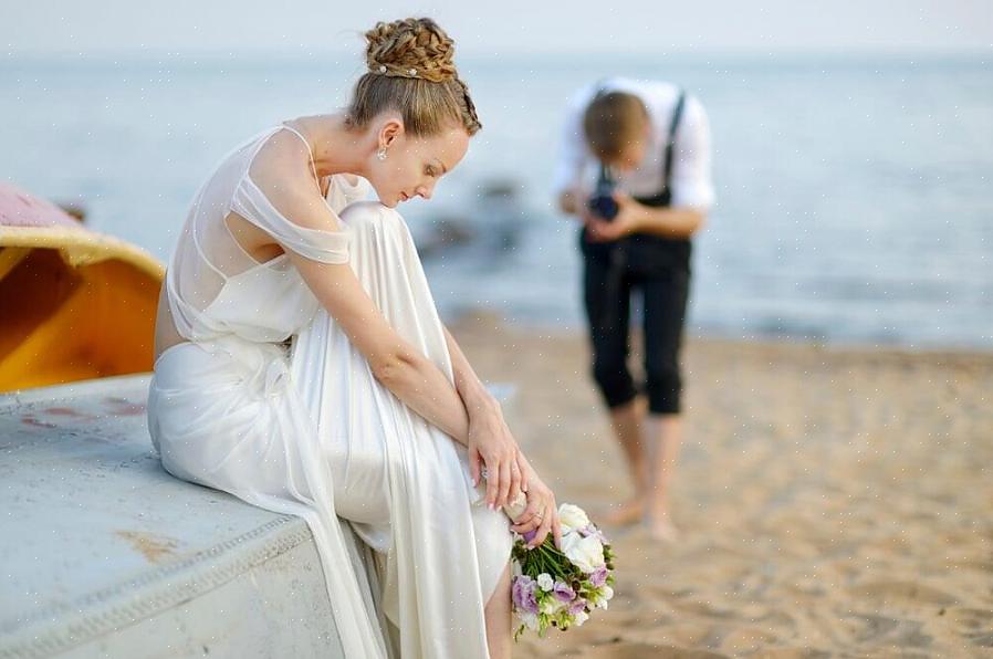 La cerimonia di nozze sulla sabbia esprime l'unione di due persone o due famiglie in una nuova famiglia