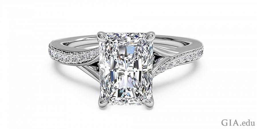 Cerca un anello di fidanzamento in platino con disegni intricati