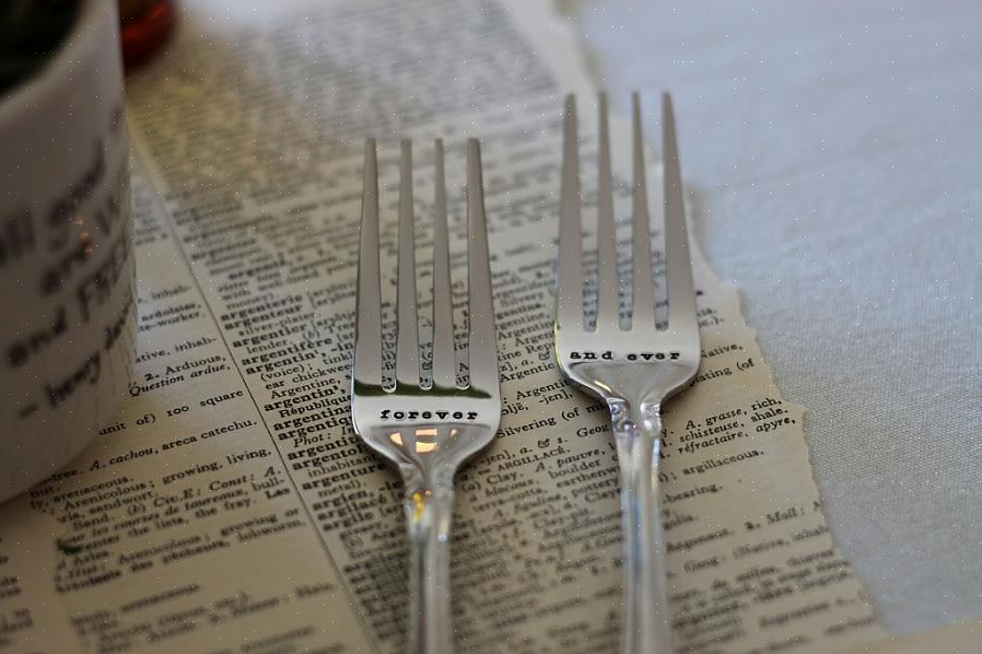 Simboli per il 20° anniversario di matrimonio per aiutarti a scegliere i regali in porcellana o platino