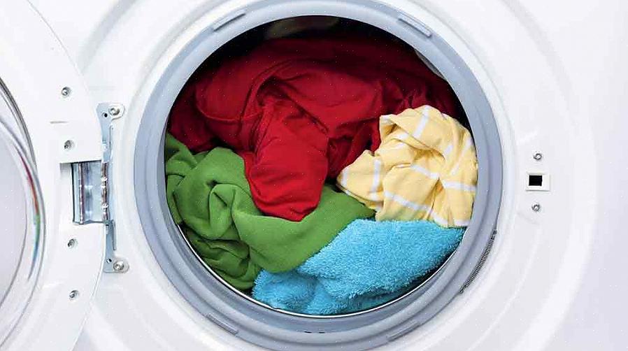 Come caricare una lavatrice con carico dall'alto standard