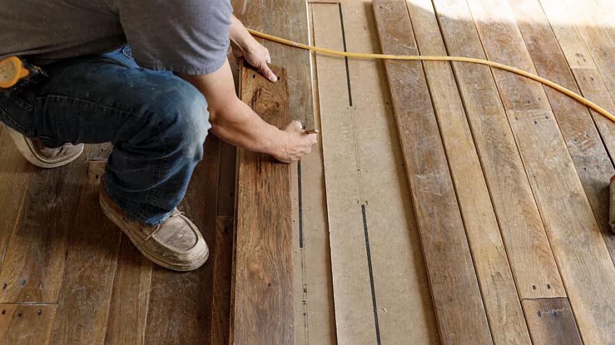 Affare un pavimento in legno significa fare acquisti nei magazzini del pavimento delle materie prime
