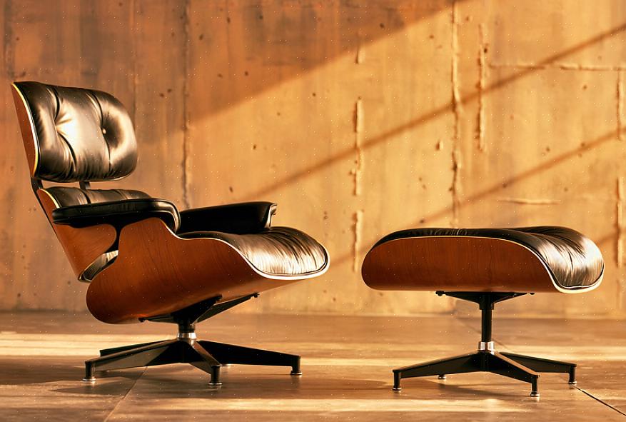 L'attuale produzione autorizzata di questo design si chiama Eames Executive Chair di Herman Miller