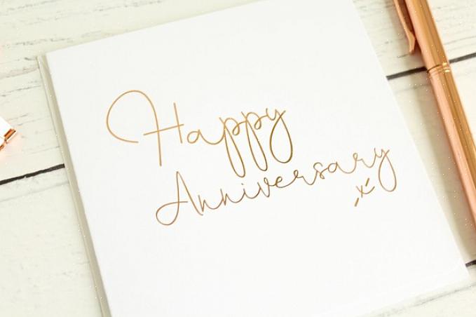 Come festeggiare il tuo primo anniversario di matrimonio Idee regalo per il secondo anniversario