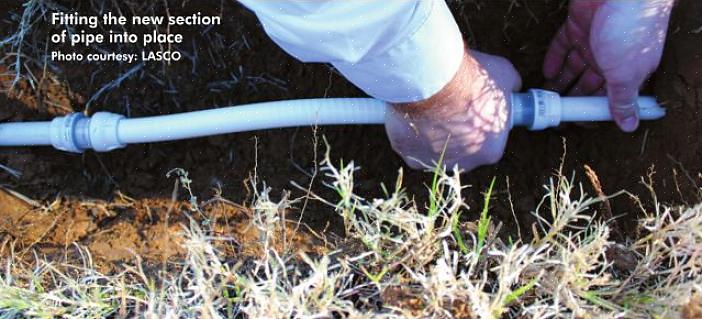 Un metodo semplificato per riparare una linea di irrigazione rotta consiste nell'utilizzare un giunto
