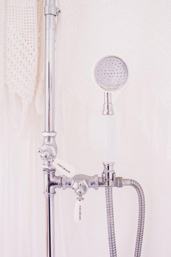Come pulire un soffione doccia rimovibile