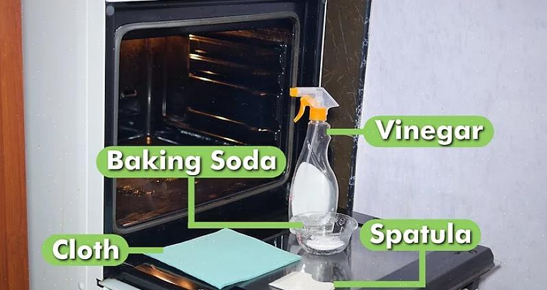 Come pulire un forno con un detergente per forno commerciale