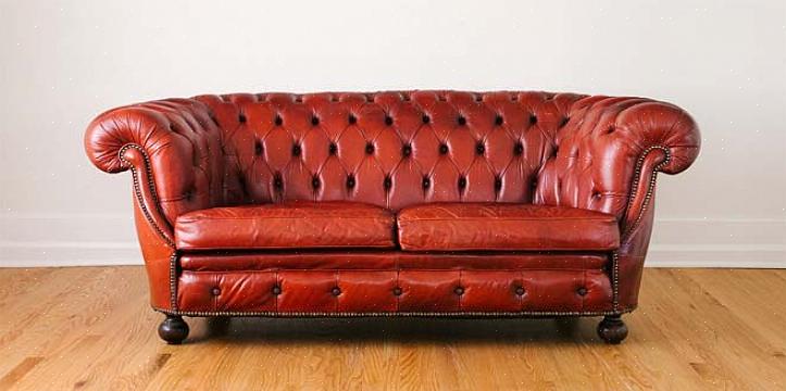 La sensazione al tatto dei divani in tessuto varia ampiamente a seconda del tessuto stesso