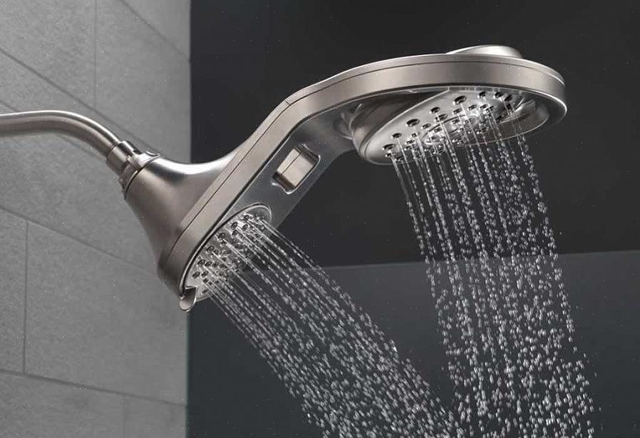 Le docce variano da unità prefabbricate fai-da-te a docce personalizzate che costano migliaia di dollari