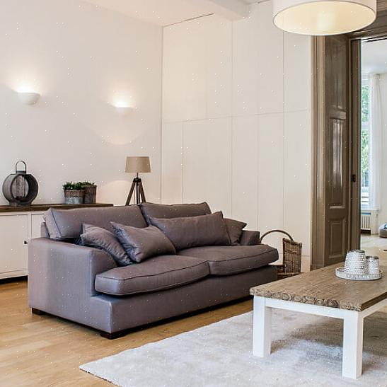 Puoi risparmiare sui costi noleggiando mobili solo per alcune delle stanze più visibili della casa