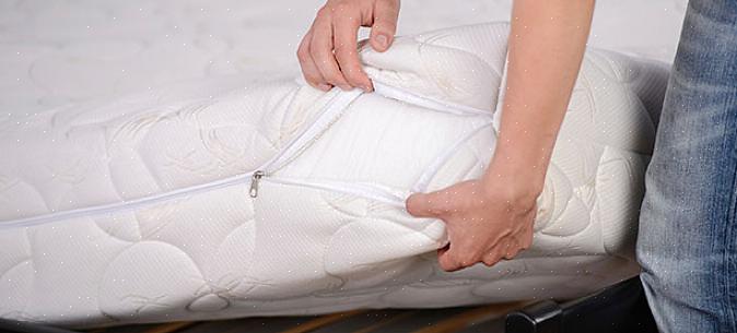 Lavare la gonna del letto almeno una volta all'anno per rimuovere polvere
