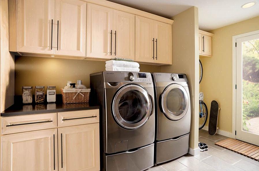 Gli armadietti per lavanderia affrontano la maggior parte delle esigenze di stoccaggio nella lavanderia