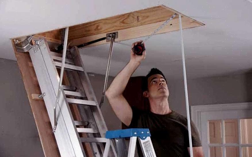 Il modo in cui si ingrandisce o si installa un'apertura del portello della soffitta dipenderà dal tipo