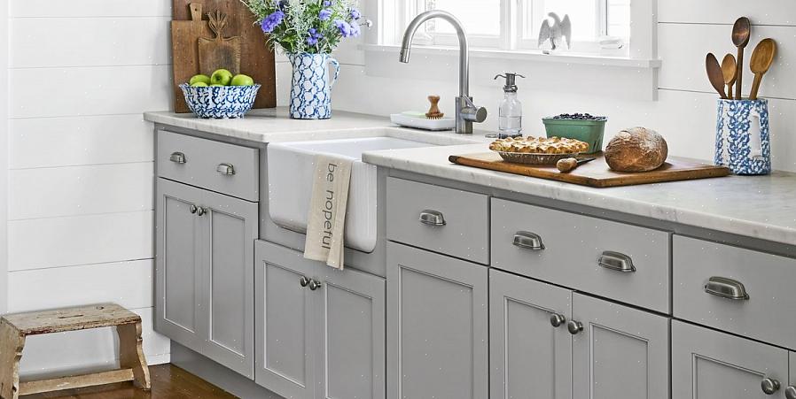 Il colore della finitura dei tuoi nuovi mobili da cucina è la prima cosa che risalterà nella tua cucina