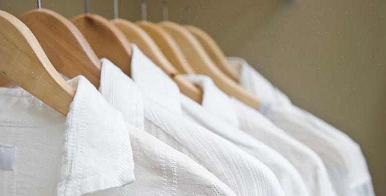Lavare separatamente i vestiti bianchi eviterà che il colore sanguina