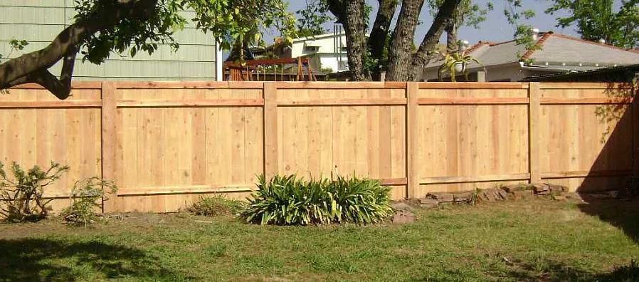 Le recinzioni in legno sono una scelta eccellente per la recinzione della privacy