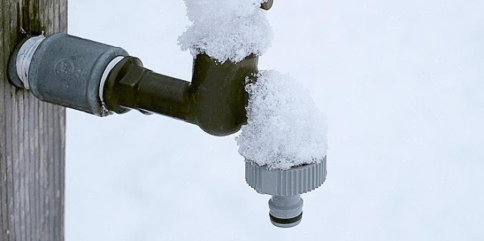 Per impedire il congelamento di un rubinetto standard (non a prova di gelo) è necessaria una valvola