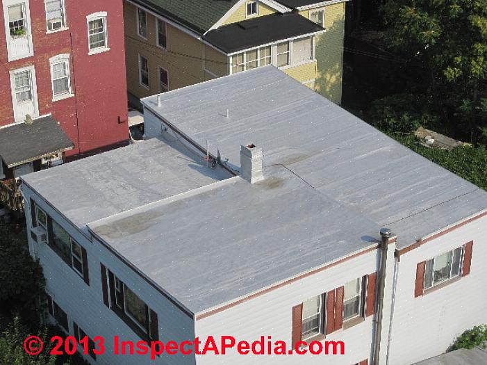 Un tetto in gomma senza saldatura è fondamentalmente uno spesso rivestimento di gomma liquida distribuito